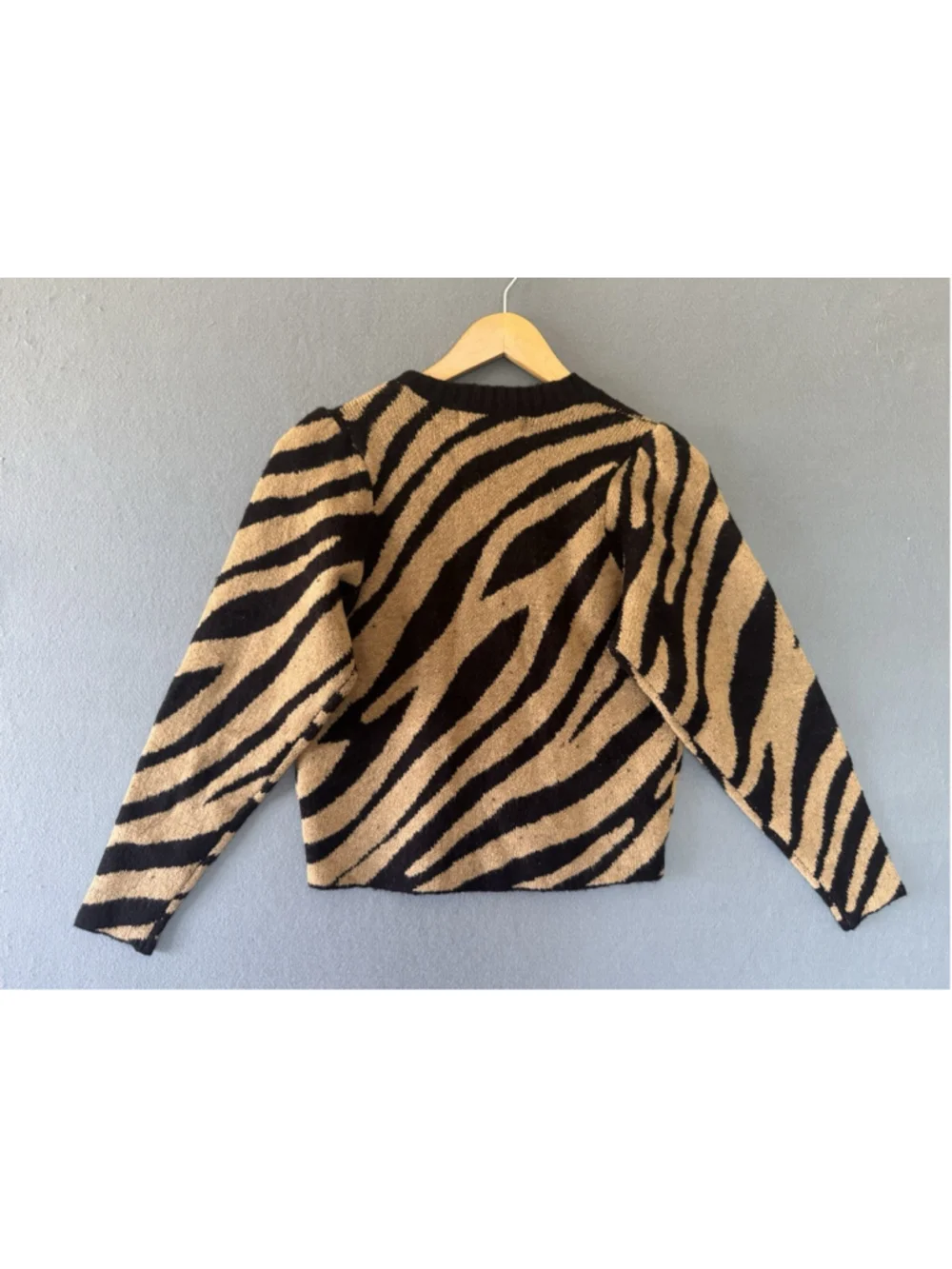 Saltwater Luxe Zebra Print Cardigan Sweater Small Camel Black Rare NWT - Picture 9 of 12